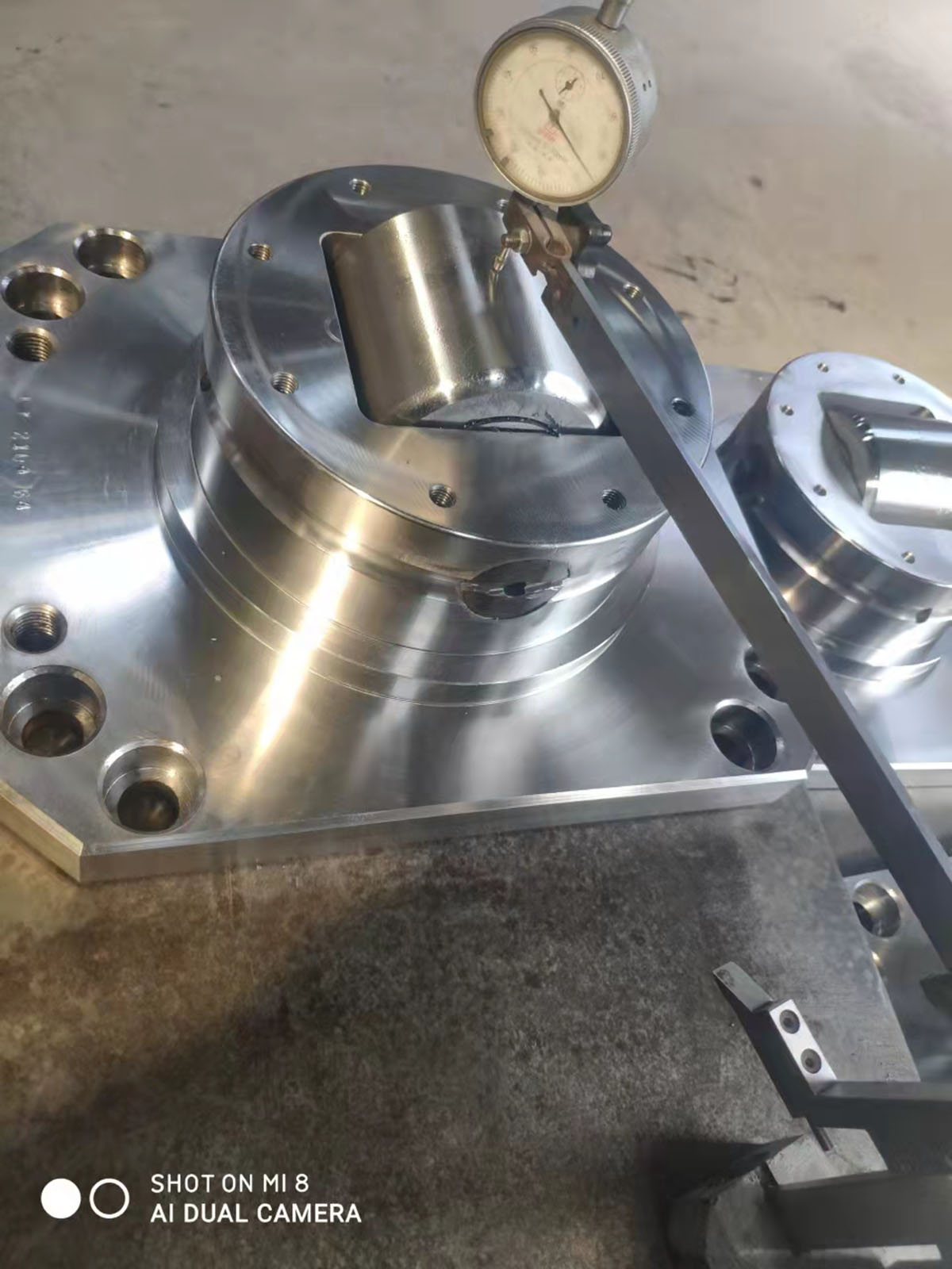 復合滾輪軸承—combined bearing， 又稱(chēng)組合滾輪軸承